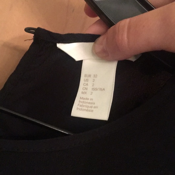 H&M Blouse- Good for Work - Picture 2 of 2